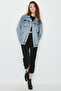 Kadın Mavi Cepli Oversize Denim Ceket - 3