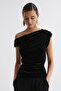 Wft2907B Single Shoulder Wide Collar Velvet Blouse