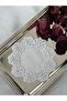 منديل كوكتيل مطرز بالزهور - 4
