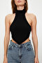 Siyah Dik Yaka Crop Sırt Detaylı Omzu Açık Örme Bluz TWOSS24BZ00203 - 5
