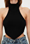 Siyah Dik Yaka Crop Sırt Detaylı Omzu Açık Örme Bluz TWOSS24BZ00203 - 4