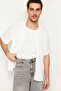 Beyaz Oversize Fit Yazlık Kısa Kollu Keten Görünümlü Gömlek TMNSS24GO00019 - 4