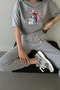 Women's Gray Cute Cat Printed Oversize T-shirt Jogger Top and Bottom Set - 2