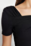 Siyah Asimetrik Yakalı Fitted/Vücuda Oturan Çıtçıtlı Örme Body TWOSS23BD00060 - 6