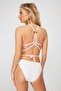 Beyaz Aksesuarlı Üçgen Kaplı Bikini Üstü TBESS20BU0269 - 4