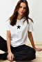 Beyaz %100 Pamuk Yıldız Baskılı Regular/Normal Kalıp Bisiklet Yaka Örme T-Shirt TWOSS24TS00095