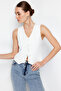 Beyaz Fitted Fitted Düğmeli Crop Dokuma Yelek TWOSS21YE0009 - 3