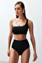 Siyah Tek Omuz Kaplı Hipster Yüksek Bel Regular Basic Bikini Takımı TBESS24BT00126 - 7