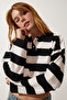 Women's Black and White Stylish Buttoned Collar Striped Crop Knitwear Sweater BV00115 - 3
