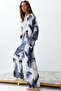 Beyaz Indigo Tropikal Desenli Dokuma Viskon Kimono Geniş Paça Pantolon İkili Takım TWOSS24AU00083