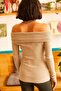 Women's Stone Madonna Collar Raised Camisole Blouse BLZ-19000615 - 4