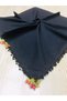 كتابات مطرزة بالكرز الأسود