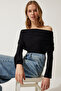 Women's Black Off-Shoulder Gather Detailed Blouse US00920 - 2