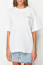 Beyaz %100 Pamuk Ön ve Arka Baskılı Boyfriend Fit Bisiklet Yaka Örme T-Shirt TWOSS23TS00057 - 4