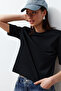 Siyah %100 Kalın Pamuklu Vatkalı Crop Örme T-Shirt TWOSS24TS00122