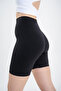 Super Flexible Straight Shorts with Push-up Detail - 4