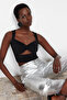 Siyah Crop Pencere/Cut Out Detaylı Örme Bluz TPRSS24BZ00029 - 3