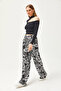 Women's Black Pocketed Front Banded Elastic Back Woven Trousers PNT-19000268 - 4