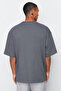 Antrasit Oversize %100 Pamuklu Bisiklet Yaka Minimal Yazı Baskılı T-Shirt TMNSS23TS00084 - 2