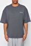 Antrasit Oversize %100 Pamuklu Bisiklet Yaka Minimal Yazı Baskılı T-Shirt TMNSS23TS00084 - 5