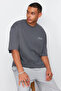 Antrasit Oversize %100 Pamuklu Bisiklet Yaka Minimal Yazı Baskılı T-Shirt TMNSS23TS00084 - 4