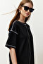 Siyah %100 Pamuk Karkoya Dikiş Detaylı Oversize/Geniş Kesim Örme T-Shirt TWOSS24TS00184 - 6