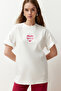 Ekru %100 Kalın Pamuklu Sırt ve Ön Kalp Baskılı Oversize/Rahat Kesim Örme T-Shirt TWOSS24TS00236 - 3