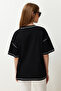 Siyah %100 Pamuk Karkoya Dikiş Detaylı Oversize/Geniş Kesim Örme T-Shirt TWOSS24TS00184 - 10