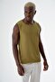 Men's Crew Neck Flexible And Mesh Textured Sleeveless Knitwear Singlet Olive 24S269