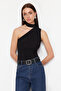 Siyah Choker Yaka Fitted/Vücuda Oturan Esnek Örme Bluz TWOSS24BZ00507
