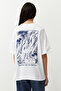 Beyaz %100 Pamuk Sırt ve Ön Baskılı Oversize/Rahat Kesim Örme T-Shirt TWOSS24TS00234 - 6