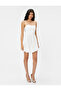 فستان زفاف صغير مع الشماعات - 3