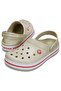 حذاء Crocband بلون بيج فاتح