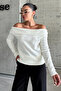 Woman's madonna collar white knit sweater - 5