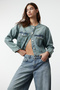 Mavi Soluk Efekt Vintage Yaka Detaylı Crop Denim Ceket TWOAW25CE00004