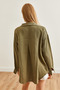 قميص نسائي كاكي كبير الحجم من الموسلين الأساسي GML-19001217 - 2