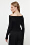 Siyah Carmen Yaka Fitted/Vücuda Oturan Crop Esnek Örme Bluz TWOAW25BZ00008 - 9