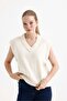 Women's Embroidered V-Neck Cream Sweater - 3