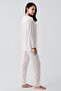 طقم بيجامة من الدانتيل المرن ذو أكمام طويلة وأزرار - 2