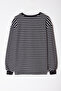 Siyah-Beyaz Oversize/Geniş Kesim Yumuşak Dokulu Çizgili Şardonsuz Sweatshirt TMNAW25SW00169 - 4