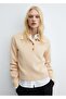 Knitted sweater with buttoned collar