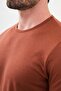 تي شيرت رجالي من Duz Slim Fit ذو رقبة دائرية بلون القرميد - 36690.22Y - 2