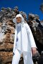 بلوزة سكوبا ذات ياقة واضحة وأكمام شق