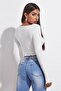 Kadın Beyaz Uzun Kollu Büzdürme Bağcık Detaylı Crop Top Bluz - 2