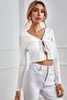 Kadın Beyaz Uzun Kollu Önden Bağlama Detaylı Crop Top Bluz - 4
