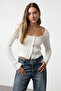 Ekru Crop Kare Yaka Triko Yumuşak Dokulu Fitted/Vücudu Saran Hırka TWOAW25HI00178