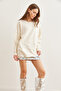 Women's White Crew Neck Soft Textured Oversize Knitwear Sweater Kzk-19000828 - 3