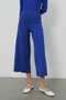 بنطلون أزرق قصير الساق للنساء