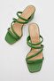 Woman's blunt nose grass green skin - 5