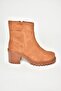 T 726911102   Tan Suede Thick Heeled Women's Boots - 7